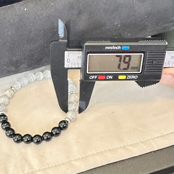 White Cats Eye, Black Onyx & Picasso Jasper stretchy beaded bracelet. 7-8mm - Picture 15 of 16